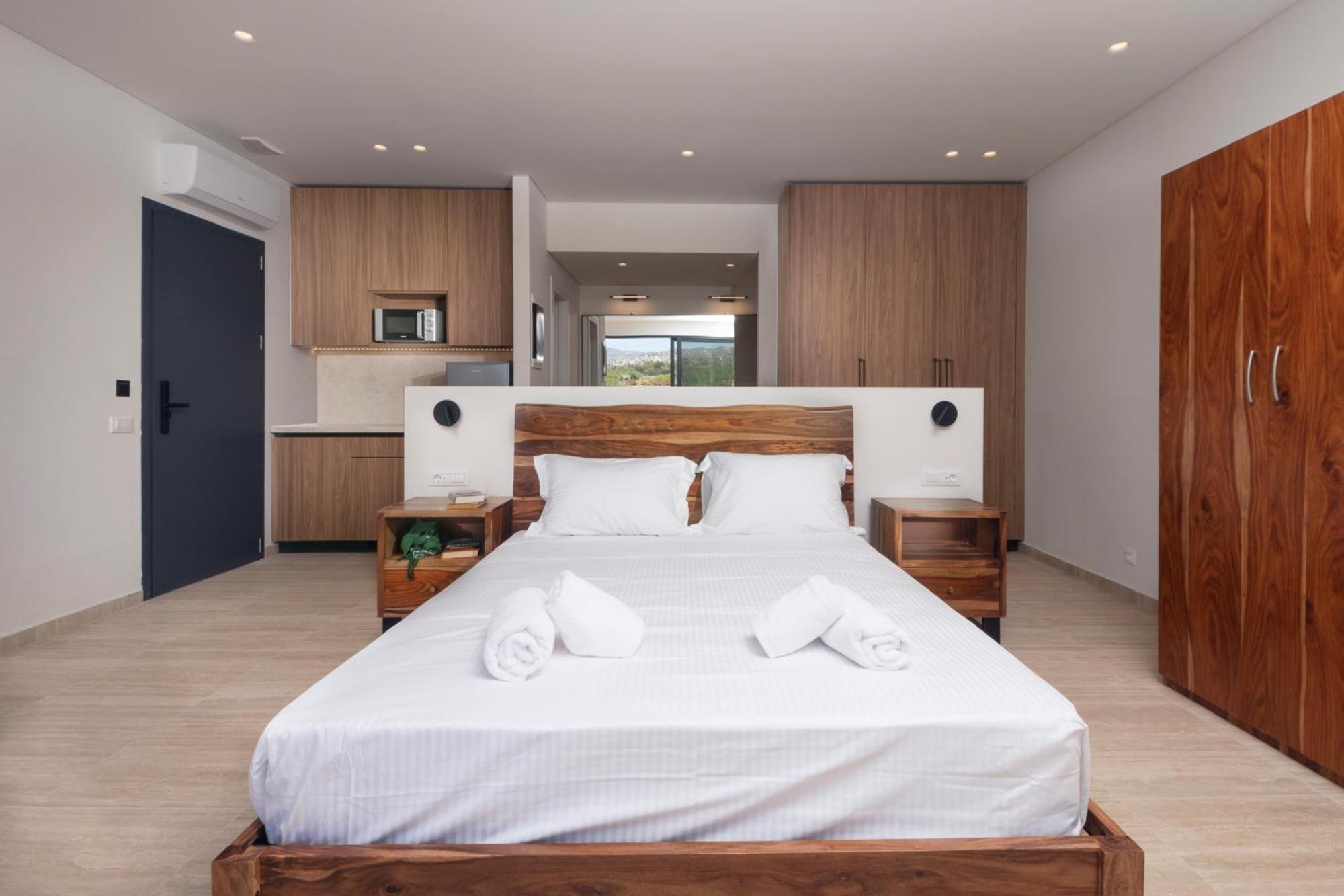 Villa Aethrion &
